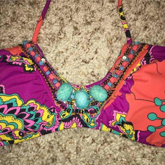 Victoria’s Secret Bikini - Picture 2 of 2